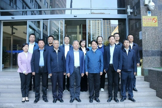 　▲丁雄军带队拜访中国酒业协会。